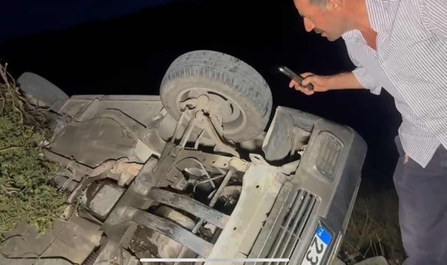 Elazığ’da otomobil şarampole yuvarlandı: Aynı ailenden 7 yaralı